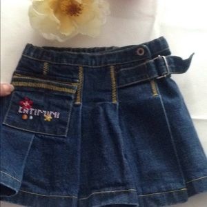 Girl's size 2 CATIMINI blue jeans skirt.